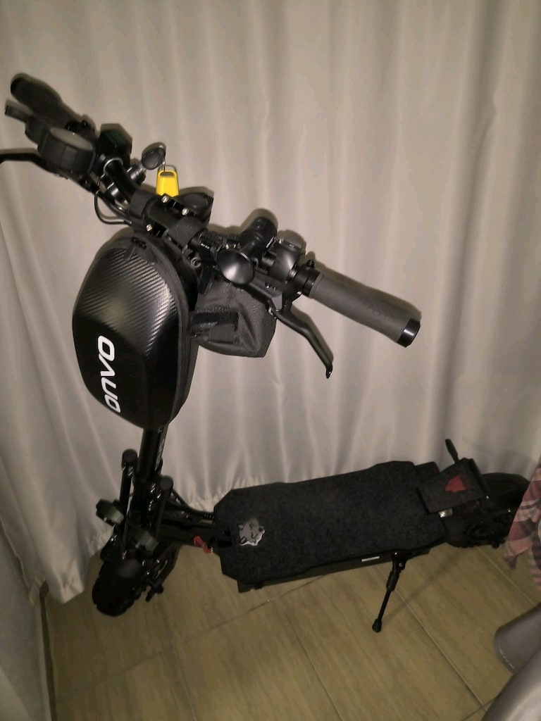 onvo rx7 4000watt scooter 226 km de.1 yıl garantisi kaldı.