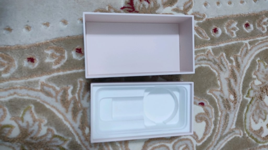 iPhone 8 Gold (Altın) Orijinal Kutusu ve İç Plastiği - 2
