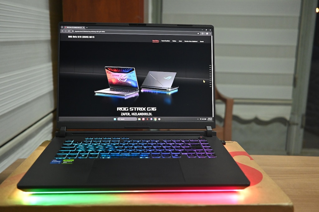ASUS ROG Strix G16 G615JMR | i7-14650HX | RTX 5060 8GB |16GB RAM