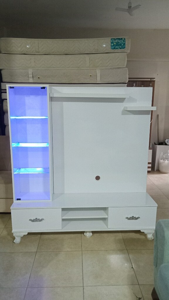acil satılık TV ünitesi 150x160 ölçüsünde led aydınlatmalıdır - 2