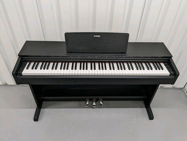 Yamaha YDP-143 Piyana Sıfır Ayarında