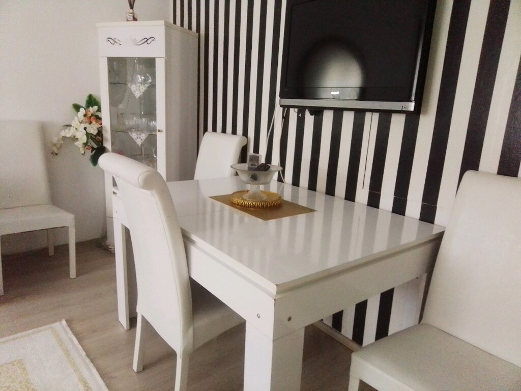 BEYAZ YEMEK MASASI + ViTRİN - 4