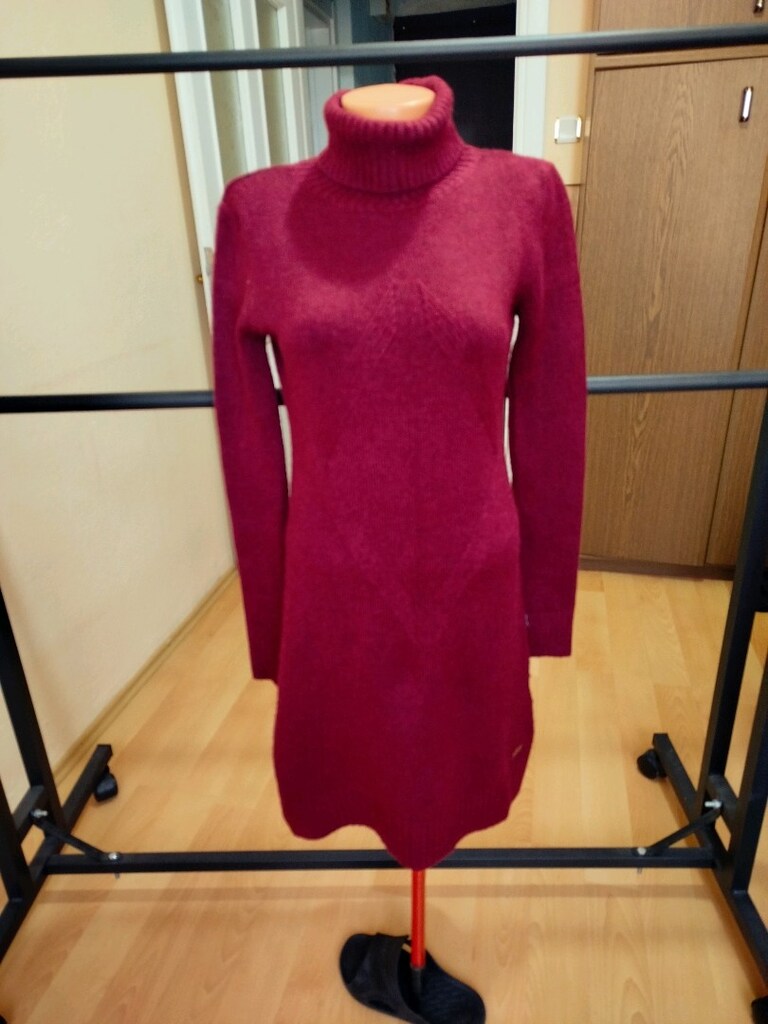 Yeni gibi çok kalın örgülü kışlık elbise boy 87 cm iki koltuk arası 43