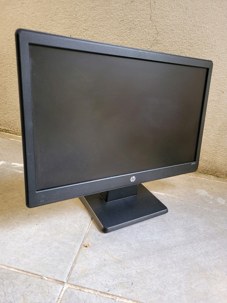 HP 19 inch kendinden hoparlörlü LED monitör - 2