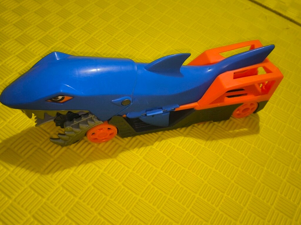 ORİJİNAL 11 ADET HOT WHEELS OYUNCAKLAR 1 -8 YAŞ ARASİ - 17