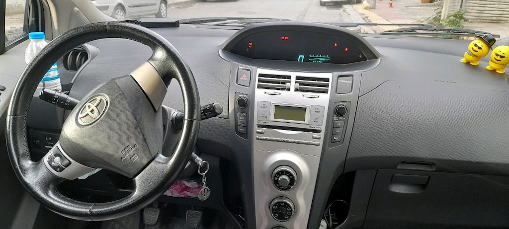 2006 model toyota yaris 1.3 - 7