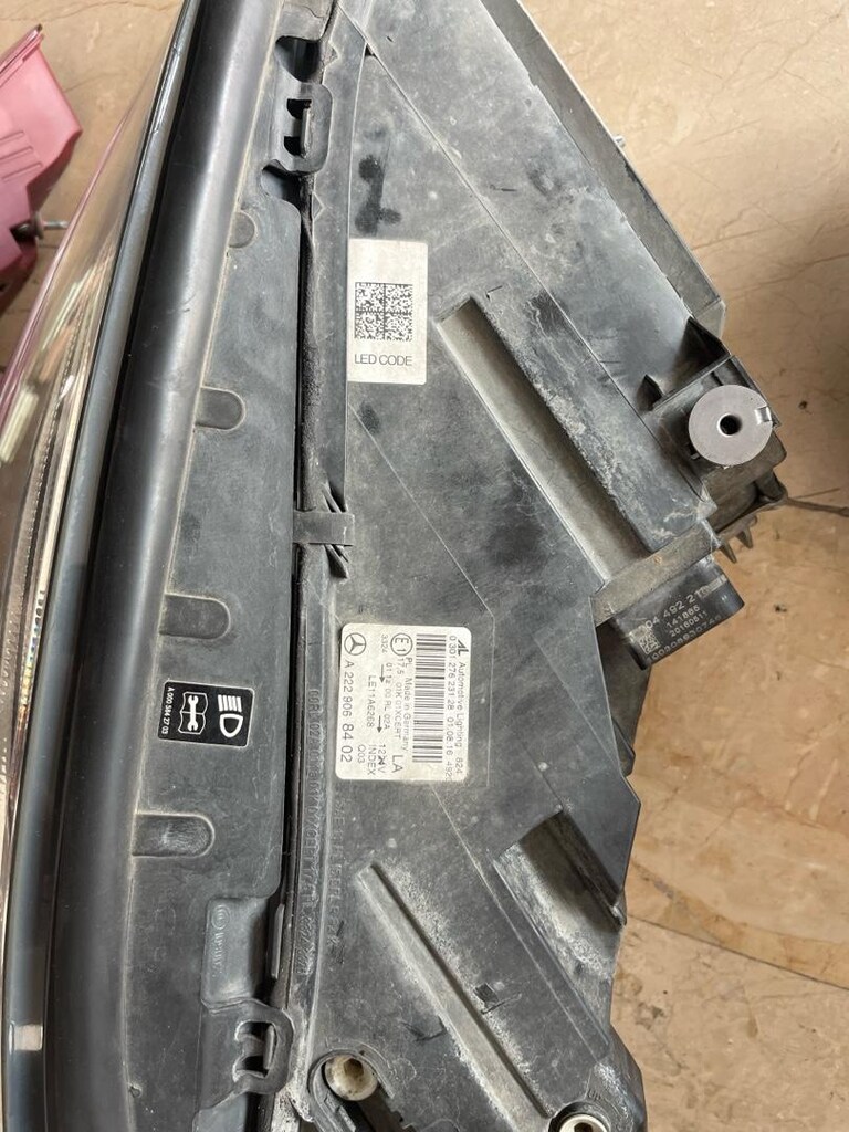 Mercedes bez iki tane far iki tane stop lambası - 5
