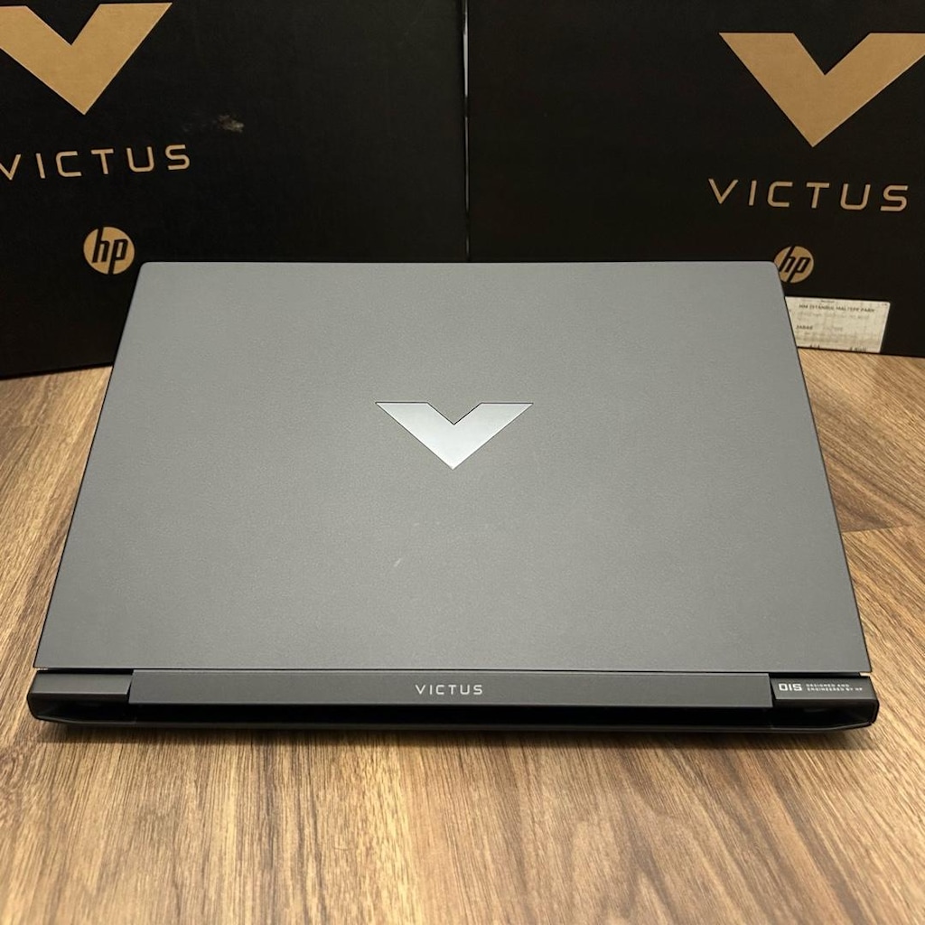Hp Victus Gaming Laptop RTX5050 - 6