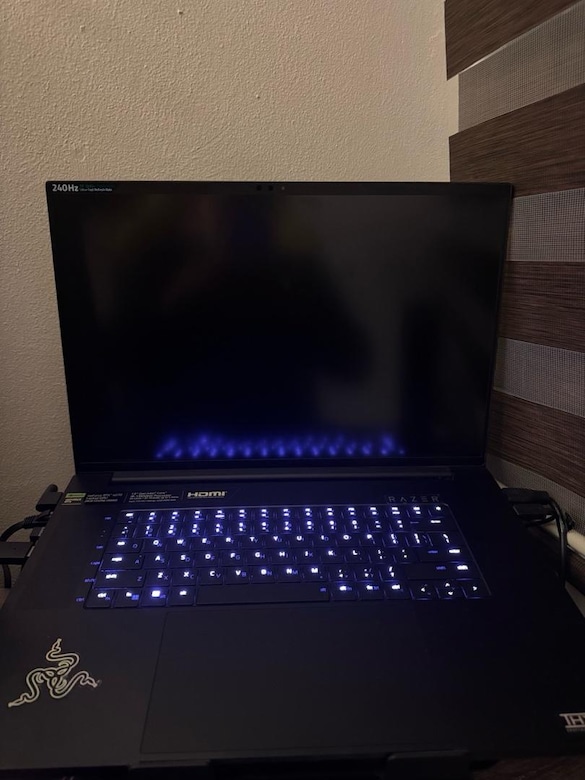 acil satılık rtx 4070 razer blade 18 - 2