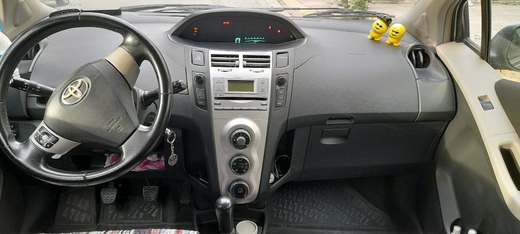 2006 model toyota yaris 1.3 - 6
