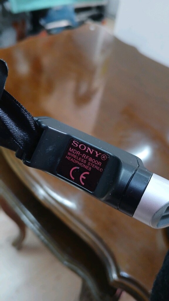 Sony MDR-RF800RK model kulak üstü kablosuz kulaklık seti - 4