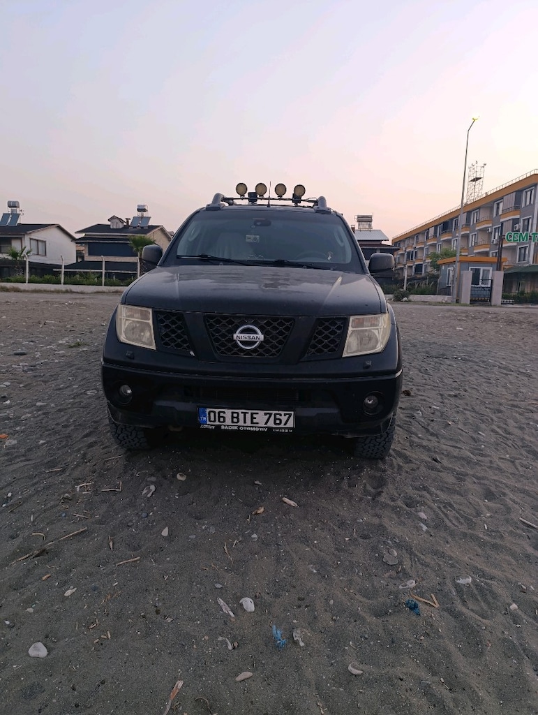 Nissan navara 4x4 Off-Road Donanımlı Bagaj Kabinli çeki demirli - 2
