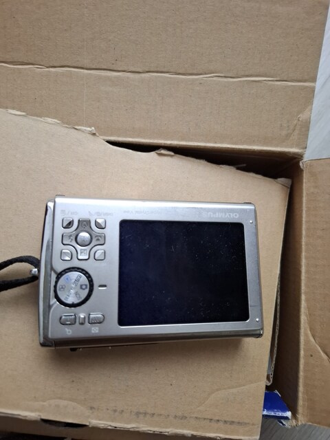 OLYMPUS TG 8000 SUALTI FOTOĞRAF MAKİNESİ..