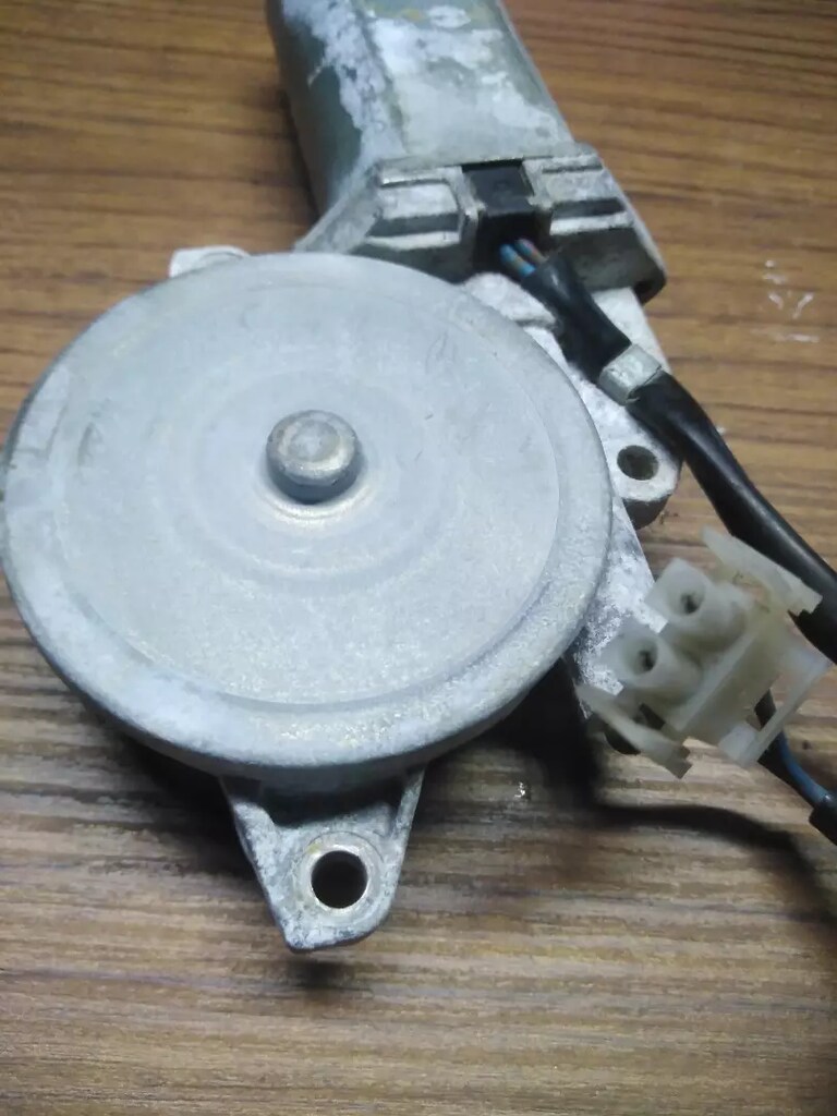 JAGUAR STYPE SUNROOF MOTOR - 3