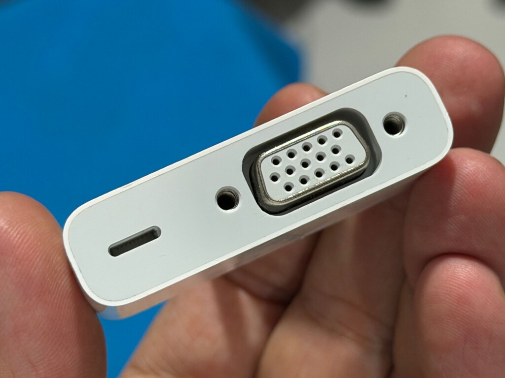 Apple Orijinal Lightning to VGA Adaptörü A1439 - 4