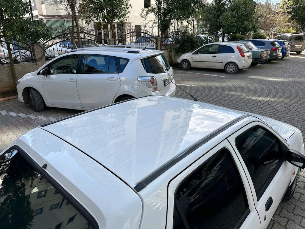 Beyaz Ford Fiesta - 8