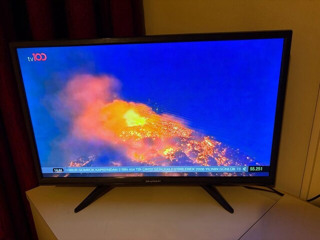 Skytech ST3000 HD LED Tv (24”)
