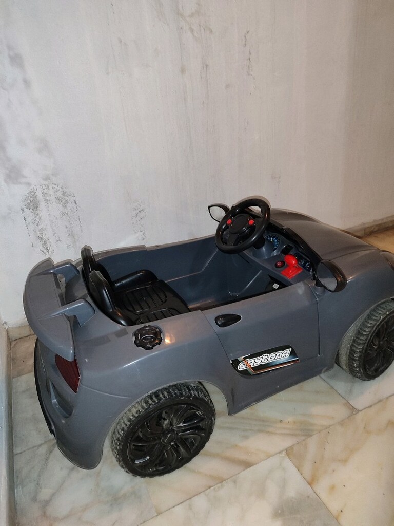 DOLU Daytona marka akülü araba. - 3