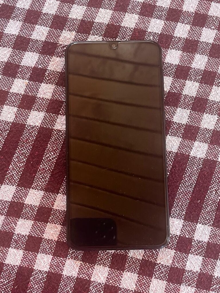 Temiz Samsung Galaxy A20 - Sorunsuz / Kırılmaz Cam + Şarj Cihazı Dahil - 5