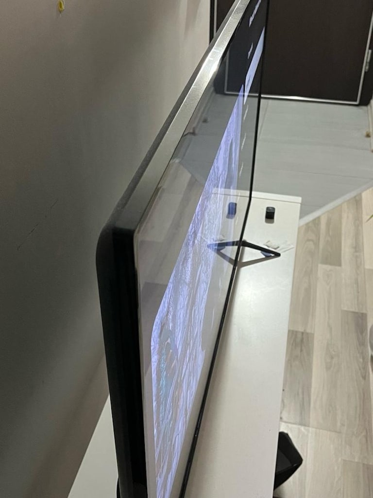 Vestel 4K Çiziksiz 43 inç Televizyon - 2