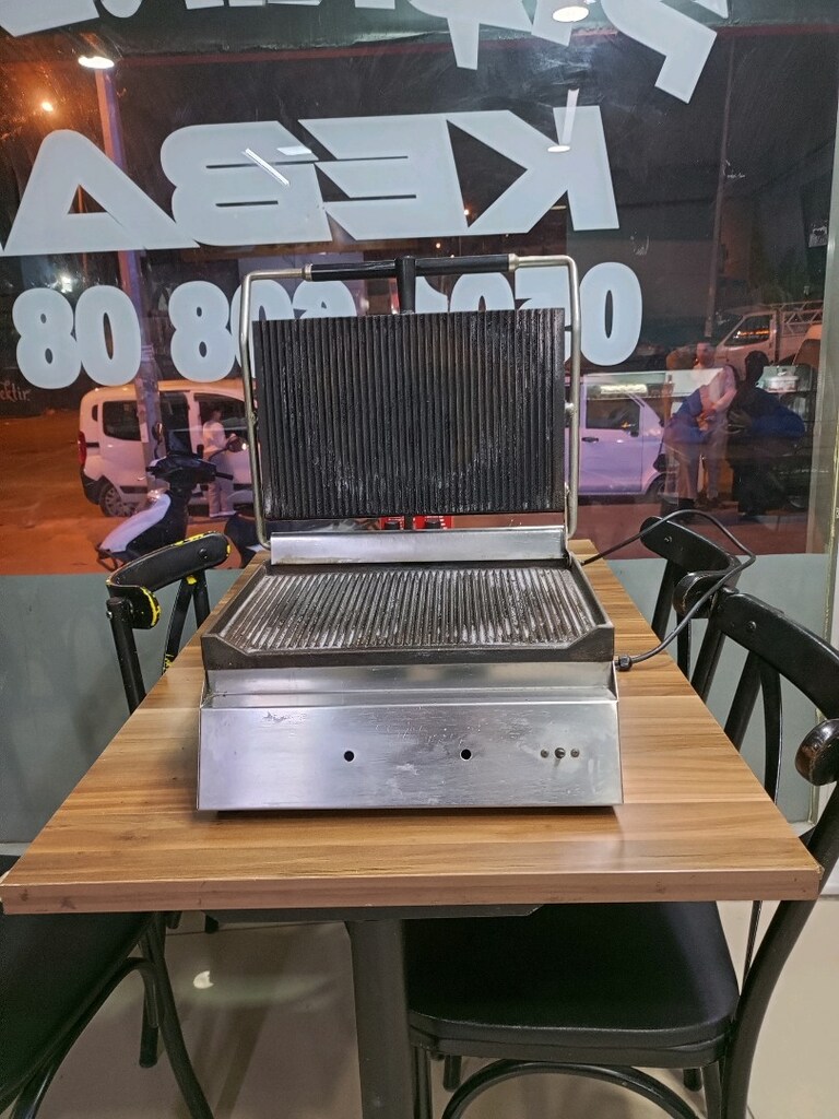 HOT SURFACE TOST MAKİNESİ 8 ay kulanıldı çok temiz - 3