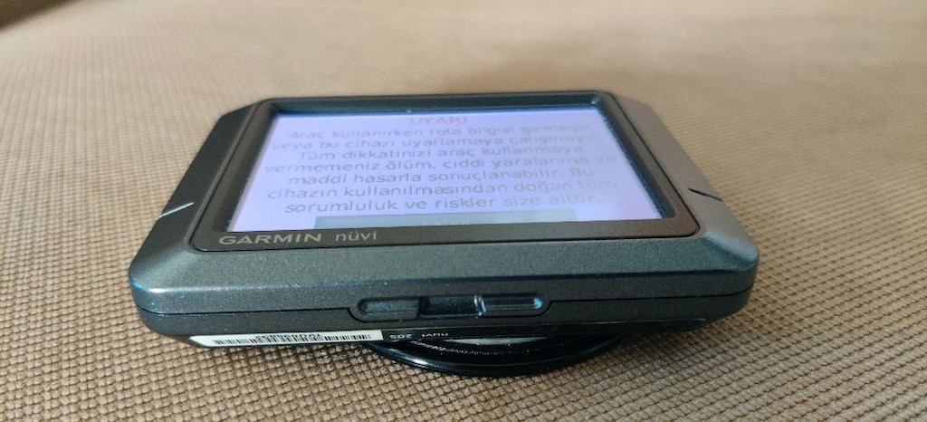 Garmin nüvi 205 araç içi taşınabilir GPS navigasyon cihazı. - 4