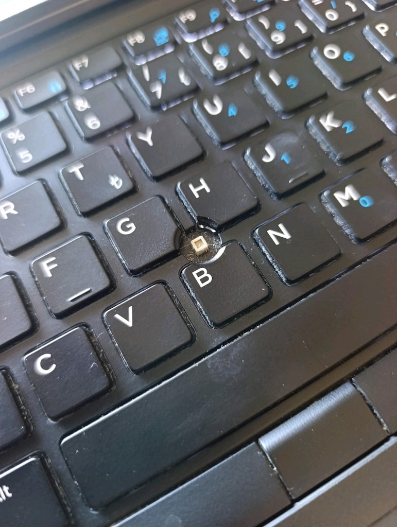 Dell Latitude 5490 laptop - 8