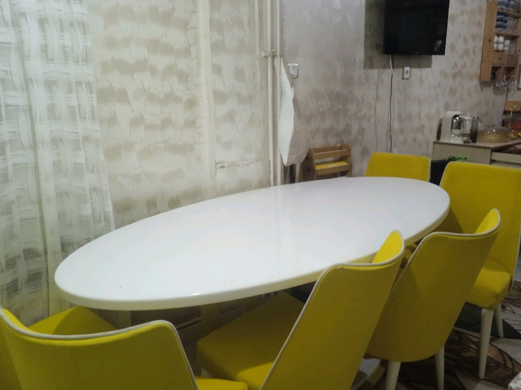 Beyaz Yuvarlak Yemek Masası - 2