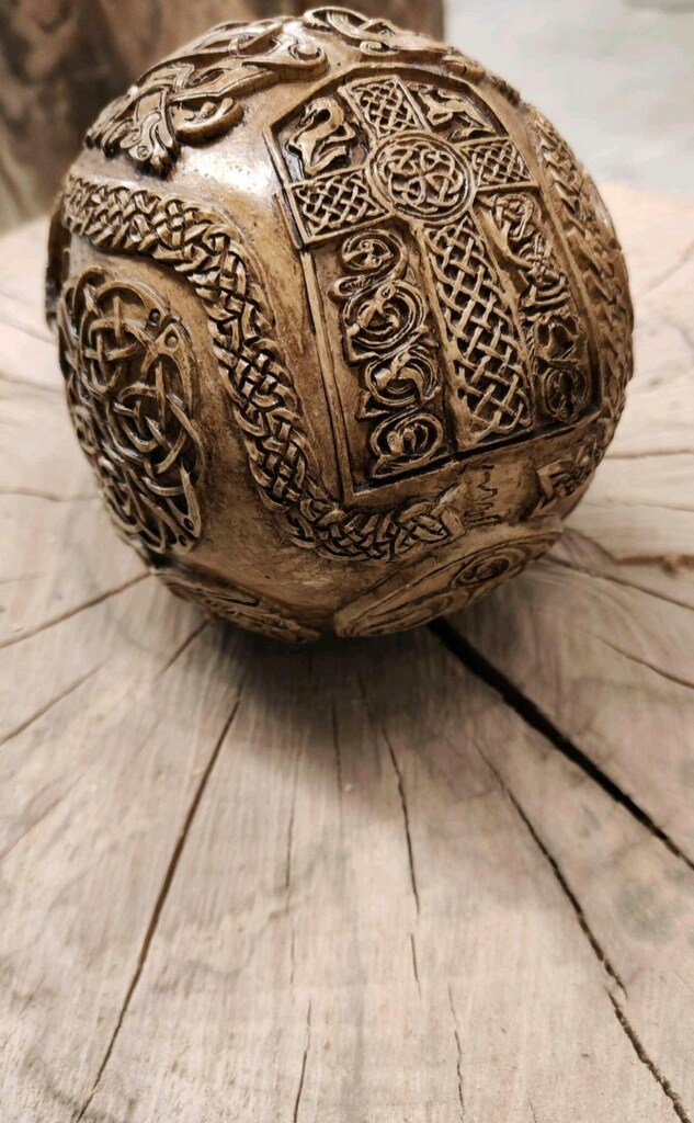 Kelt Motifli Dekoratif Kafatası Heykeli - Gotik/Viking Tarzı - 3