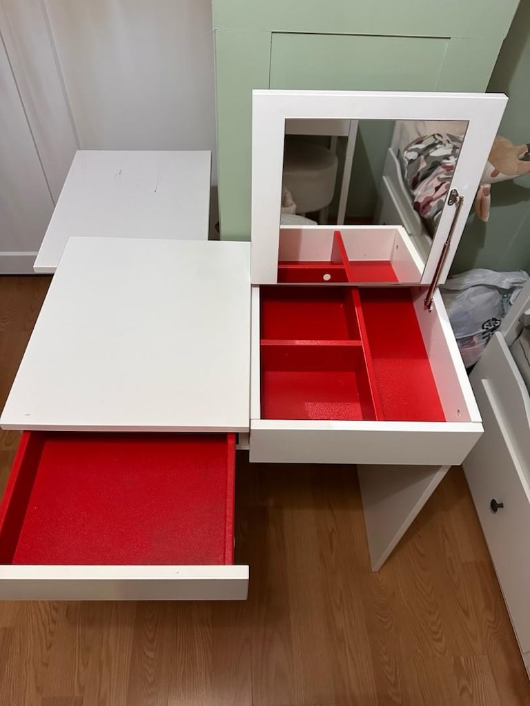 ikea makyaj masası - 4