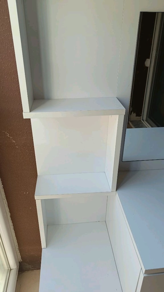 beyaz çalışma ve makyaj masası - 3