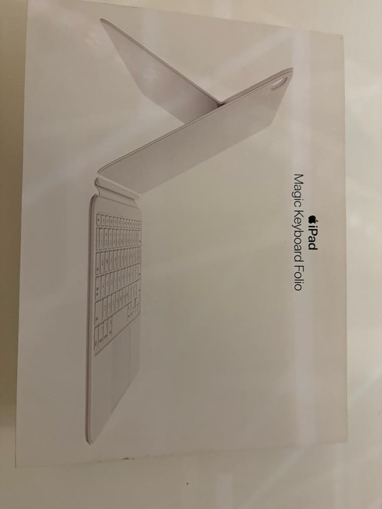 Apple iPad 10. Nesil 10.9” Wi-Fi 64 GB Gümüş + Apple Magic Keyboard - 5