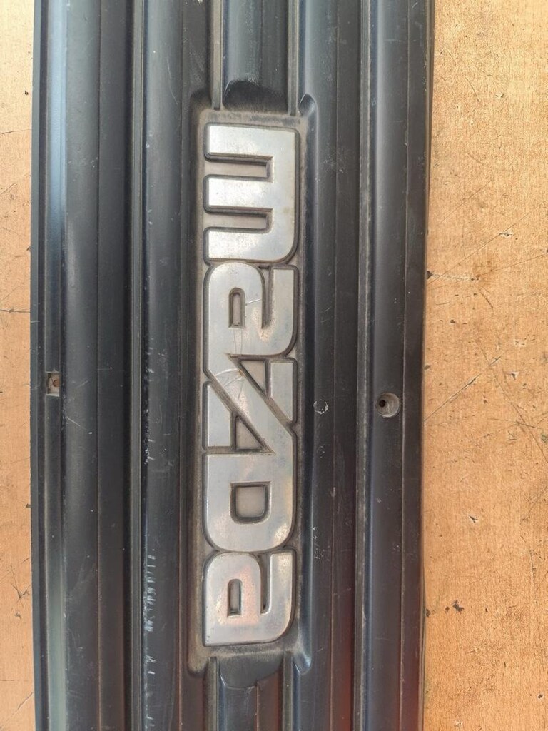 Mazda e2200 ön panjur 93 -95 arası - 2