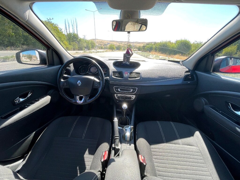 2015 Model Megane 3 touch plas - 11