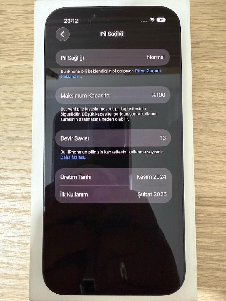 iPhone 16e / 128 GB / Siyah - 3