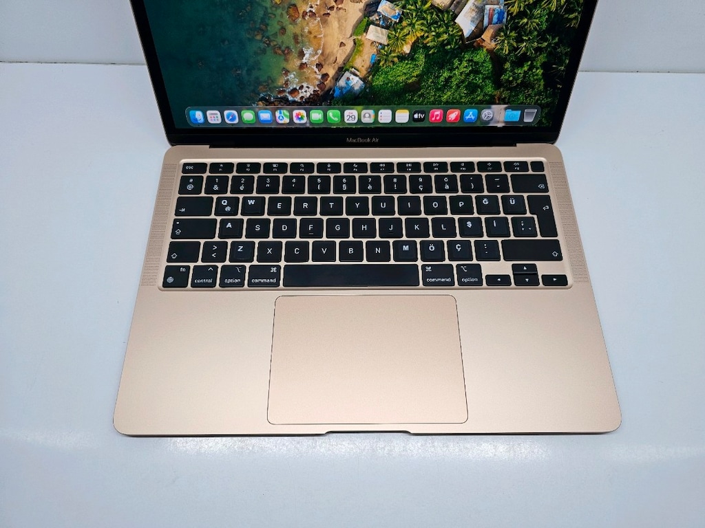 Apple Macbook Air M1 - 2
