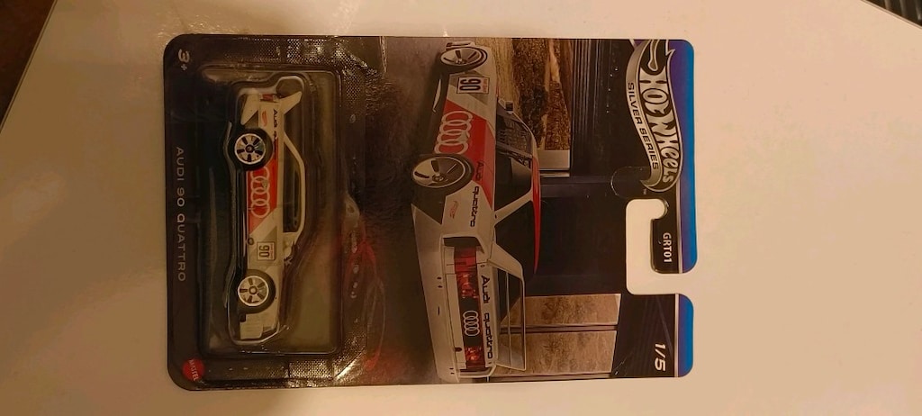 Hot Wheels Özel Seri Koleksiyon Araçları + Sürpriz EGG li - 12