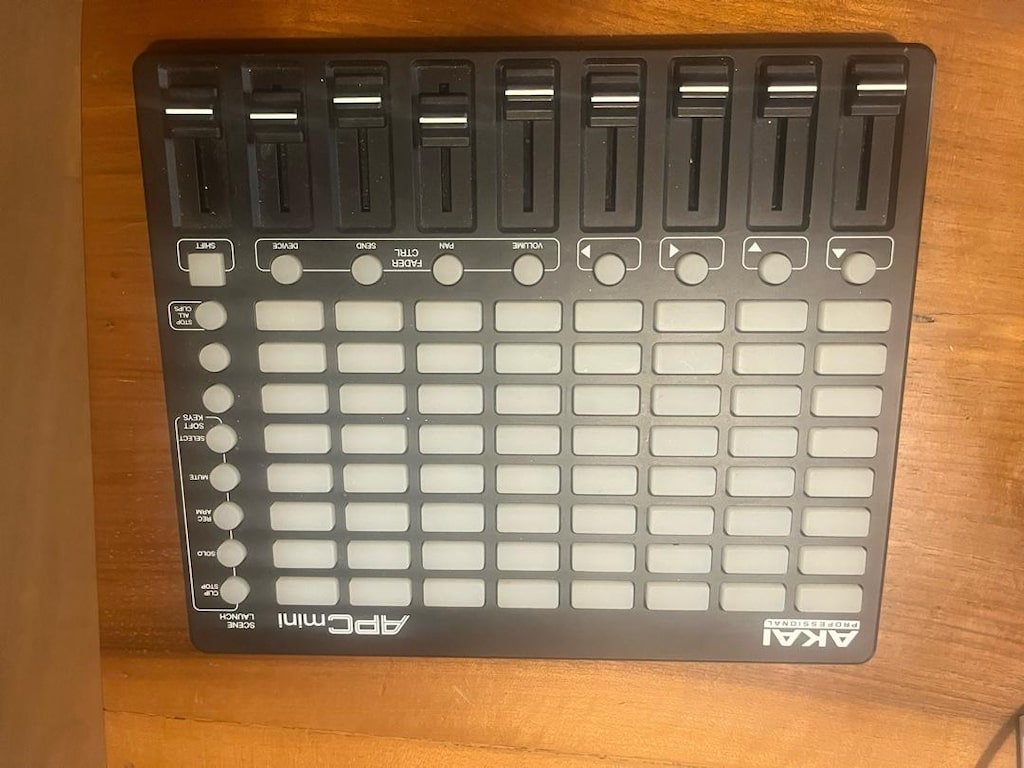 Akai APC Mini Controller - 2