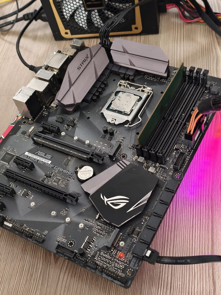 ASUS B250F GAMING - İ3 7100 - 8 GB DDR4 RAM - 8