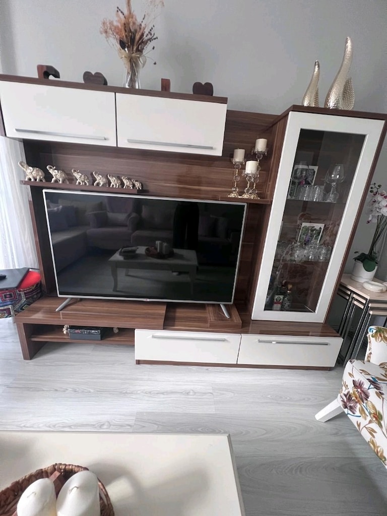 TV ünitesi vitrinli - 3