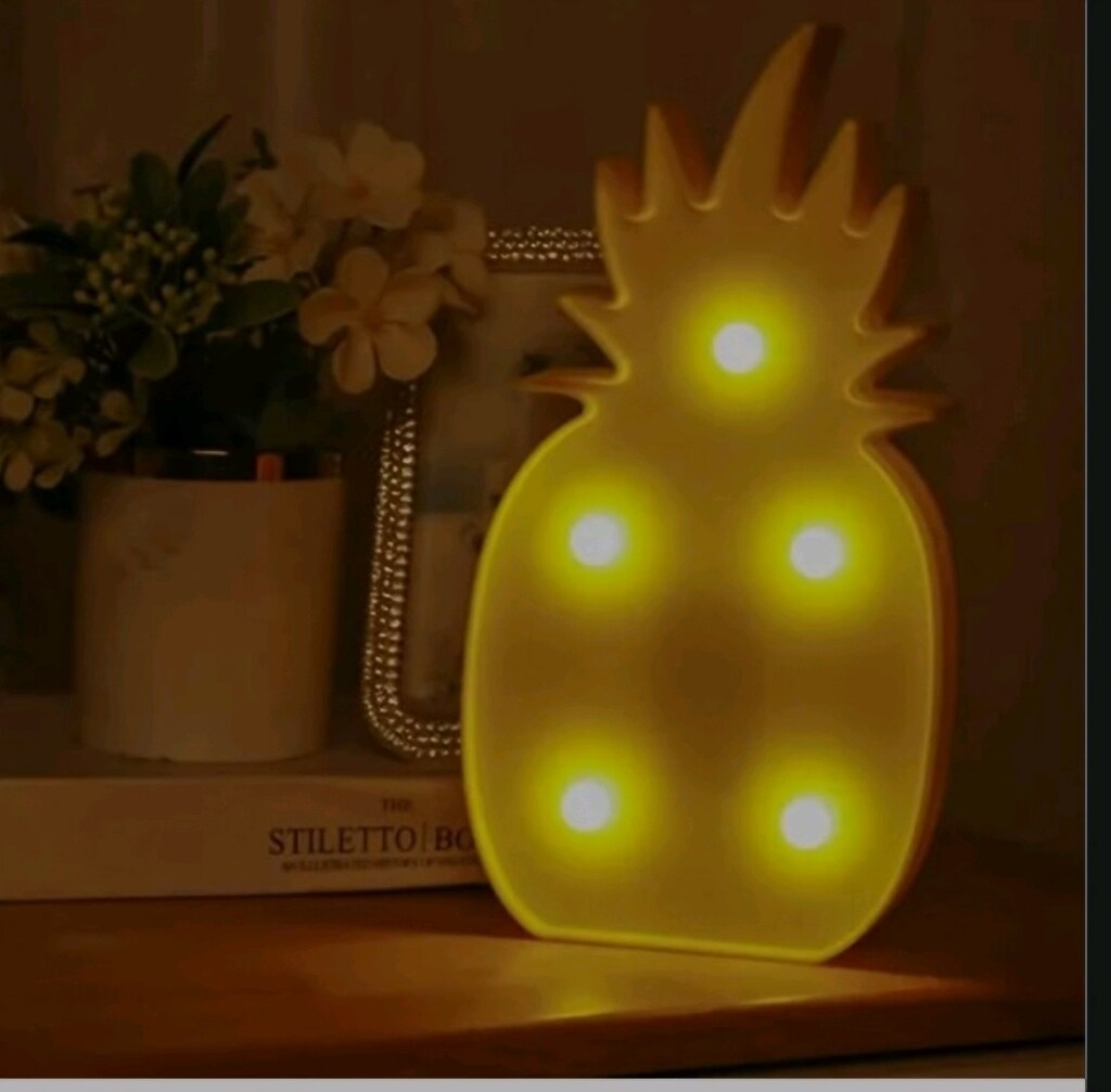 LED Işıklı Ananas Gece Lambası- piller dahil