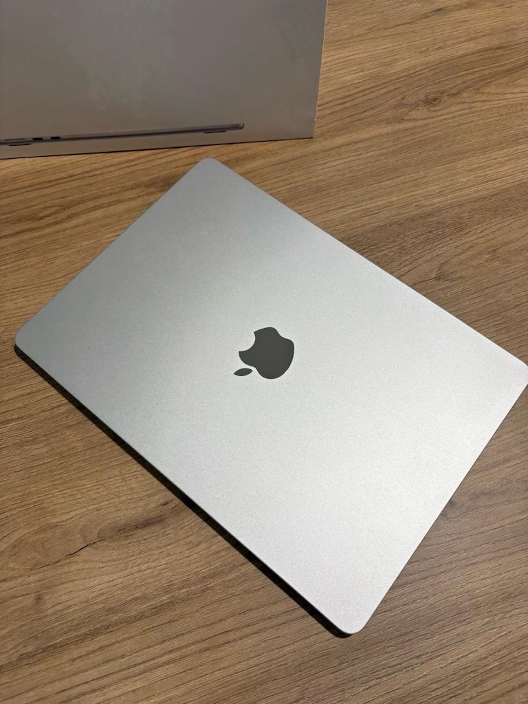 Apple MacBook Air M4 256 GB + 16 GB RAM - 5