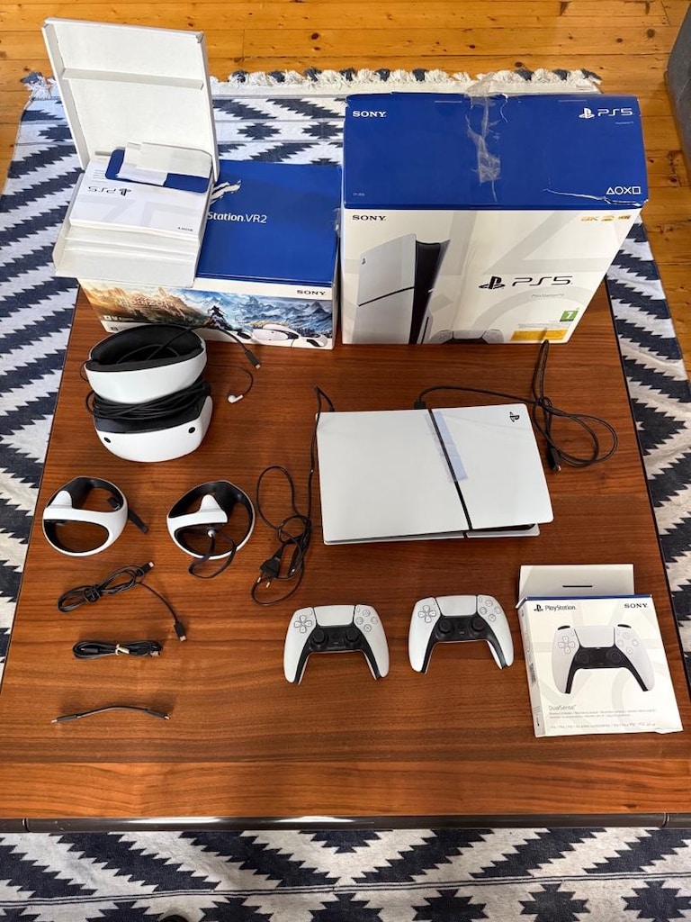 playstation 5 slim digital ve Vr2 gözlük