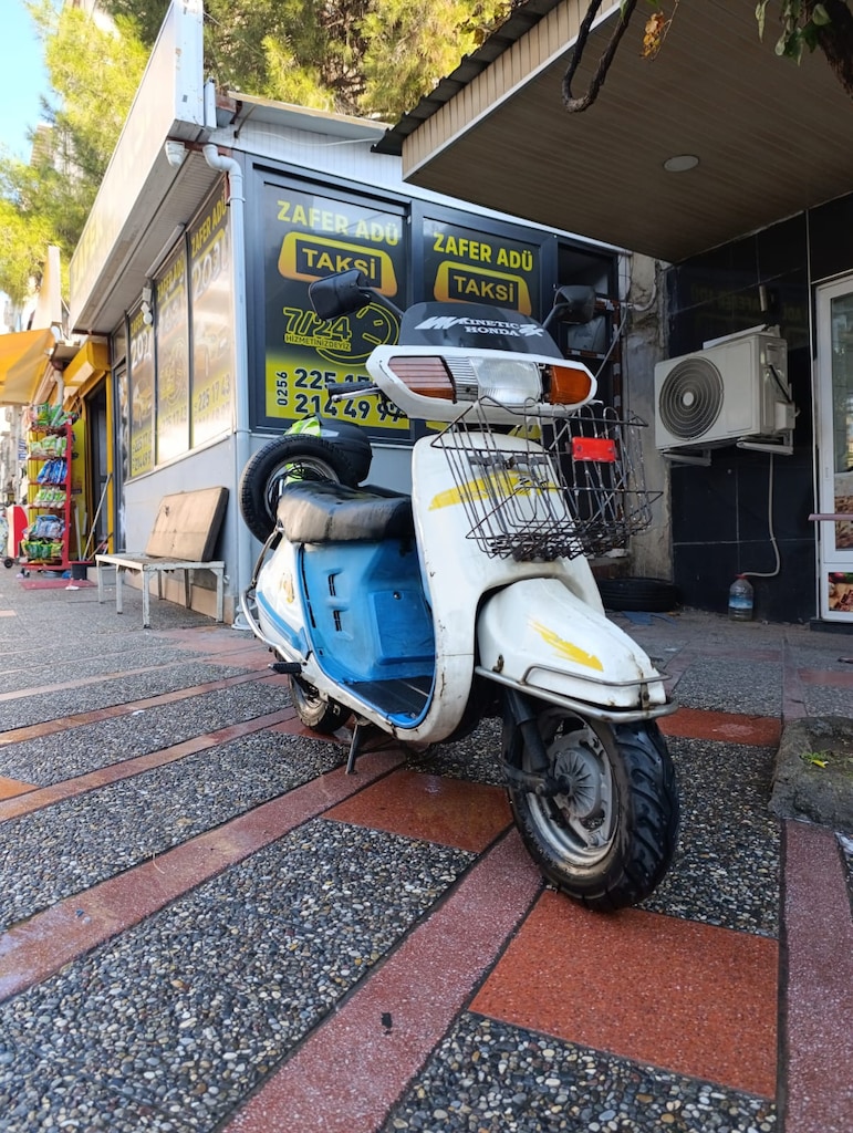 Honda kinetic dx 1999 model