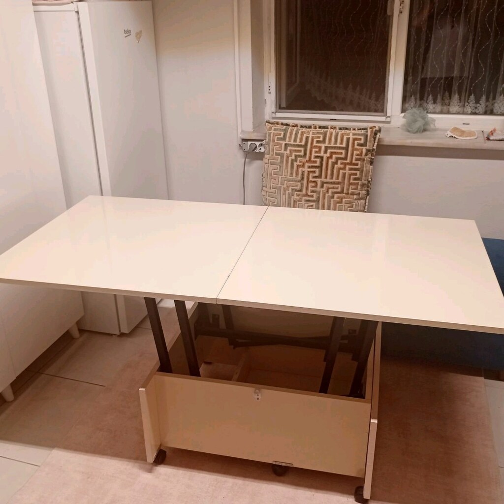 temiz yeni akıllı sehpa