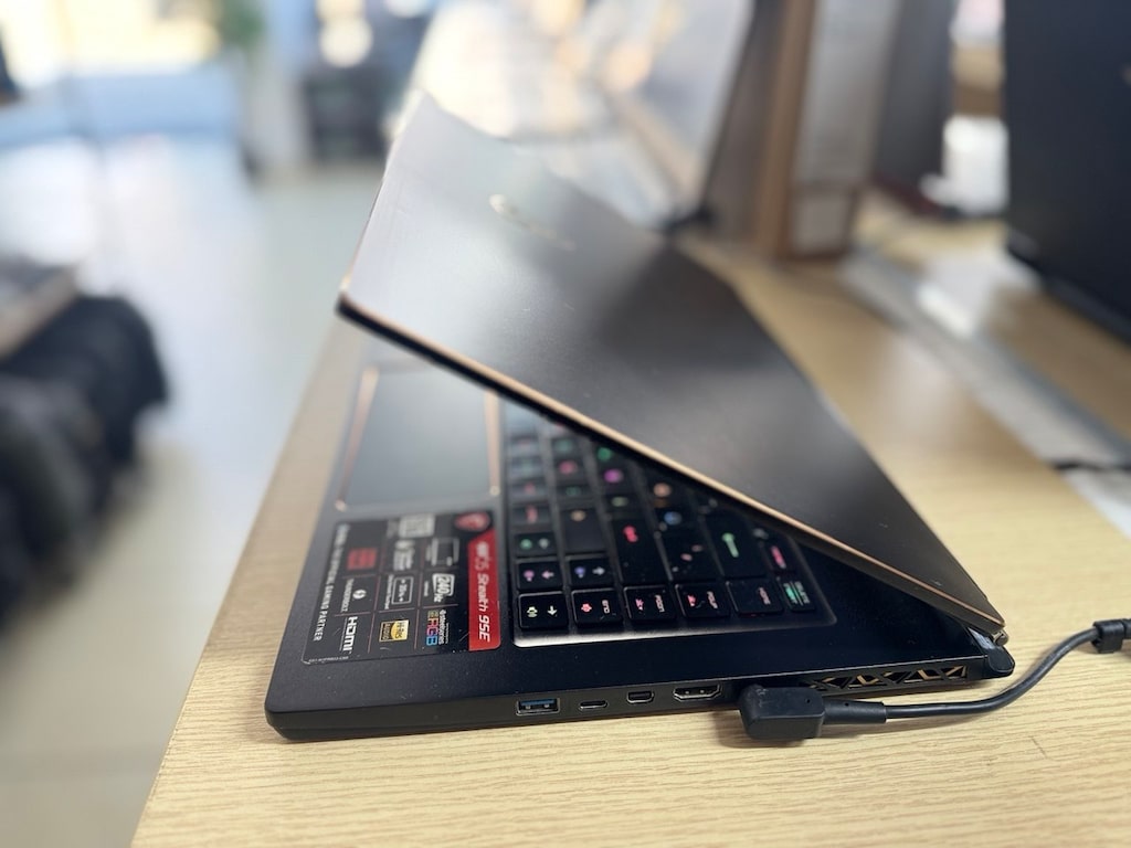 MSİ İ7 9750H İŞLEMCİ | 2060 6GB E.KART | 16GB RAM | 256GB SSD - 5