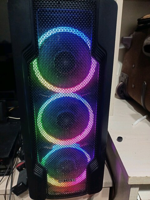 Intel@ Core i7-860 @ 2.80 GHz12 GB RAM 224 GB SSD AMD Radeon R7 200