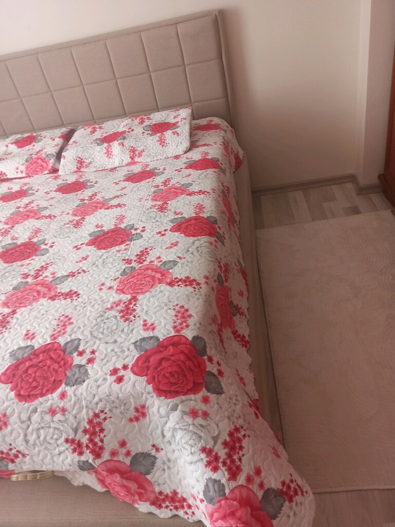 Yatak carsaf TK.boy 2.30 en 2.15 yastık boy 68 en 52 - 3