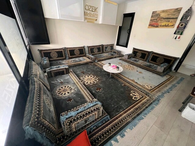 şark köşesi takımı