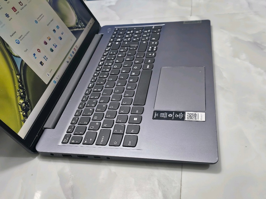 Lenovo i3 1115G4 8GB Ram 256GB SSD Laptop - 3